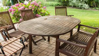 How to pick the right outdoor furniture