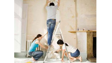 Ten ways to decorate tall walls