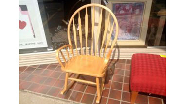 How to decorate your home with second-hand store items