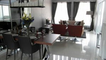 Decorating with dark colors